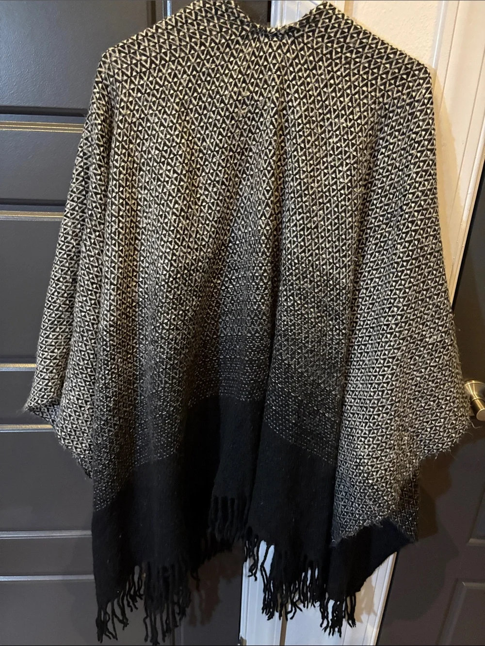 N/A black gray